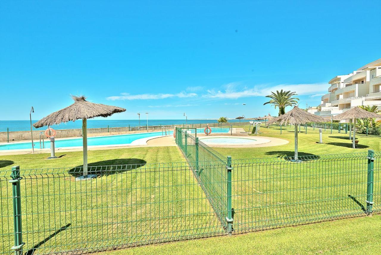 On Beach Deluxe Apartment With Pools And Own Garden El Puerto de Santa María Exterior foto